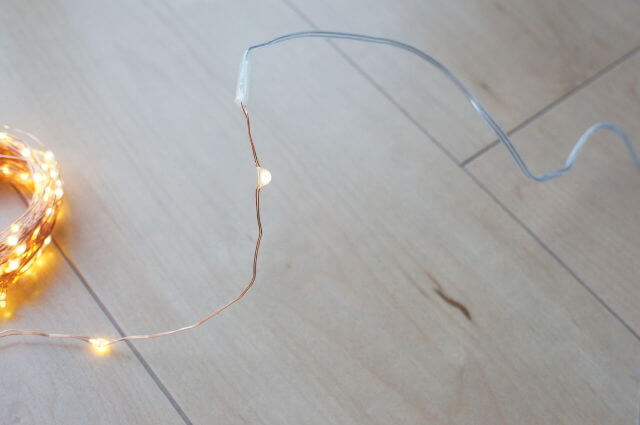 LEDライトの線と電球