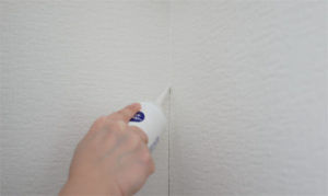 壁紙継ぎ目補修